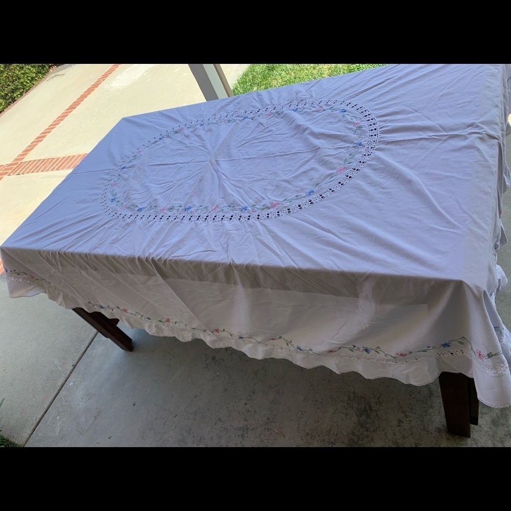 Table cloth - Picture 2 of 9